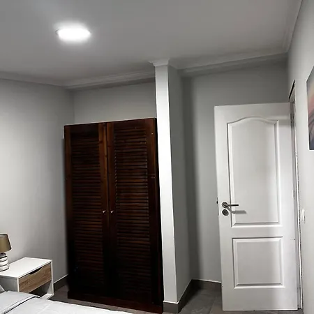 Casa Do Facho Dom wakacyjny Conceicao (Faial)