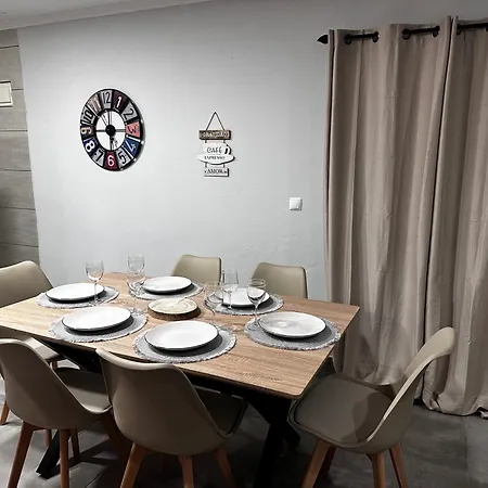 Casa Do Facho Dom wakacyjny Conceicao (Faial)